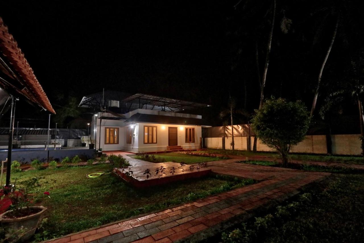 Waves And Shores Beach Villa Mararikulam Zewnętrze zdjęcie